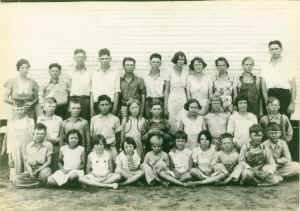 Union Point School Class.jpg (662125 bytes)